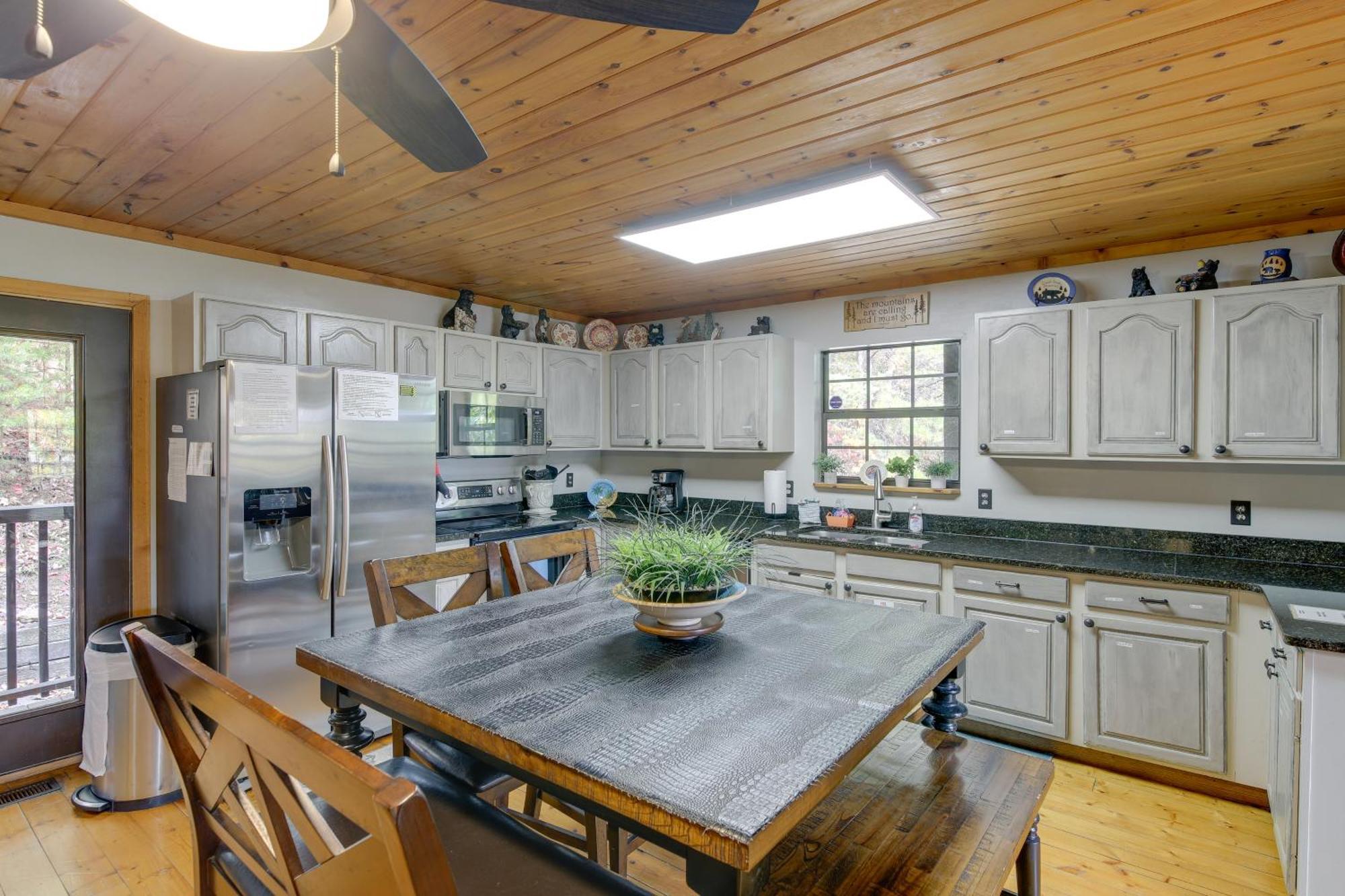 Above And Beyond Pigeon Forge Cabin With Prime Views! 외부 사진
