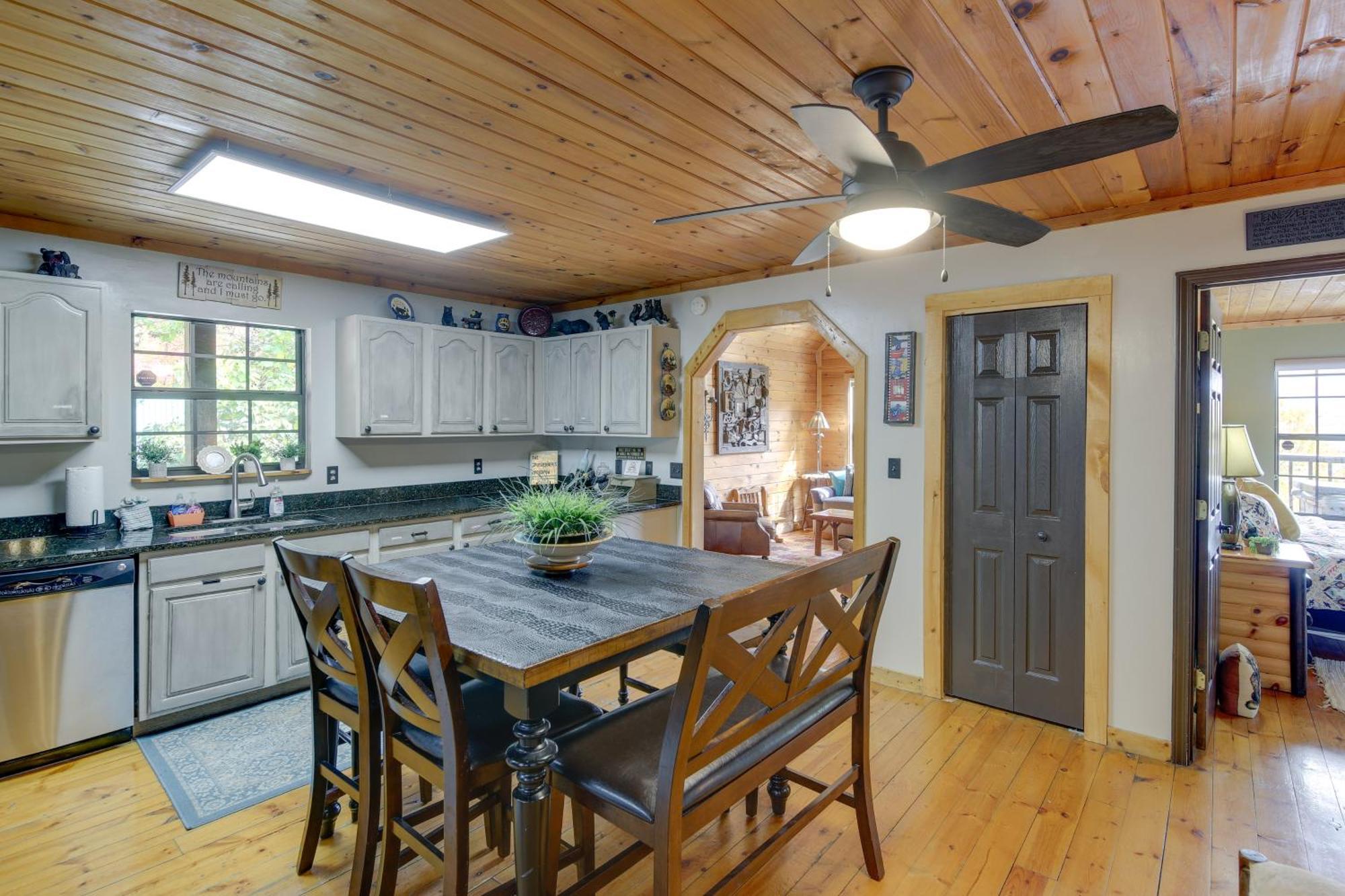 Above And Beyond Pigeon Forge Cabin With Prime Views! 외부 사진