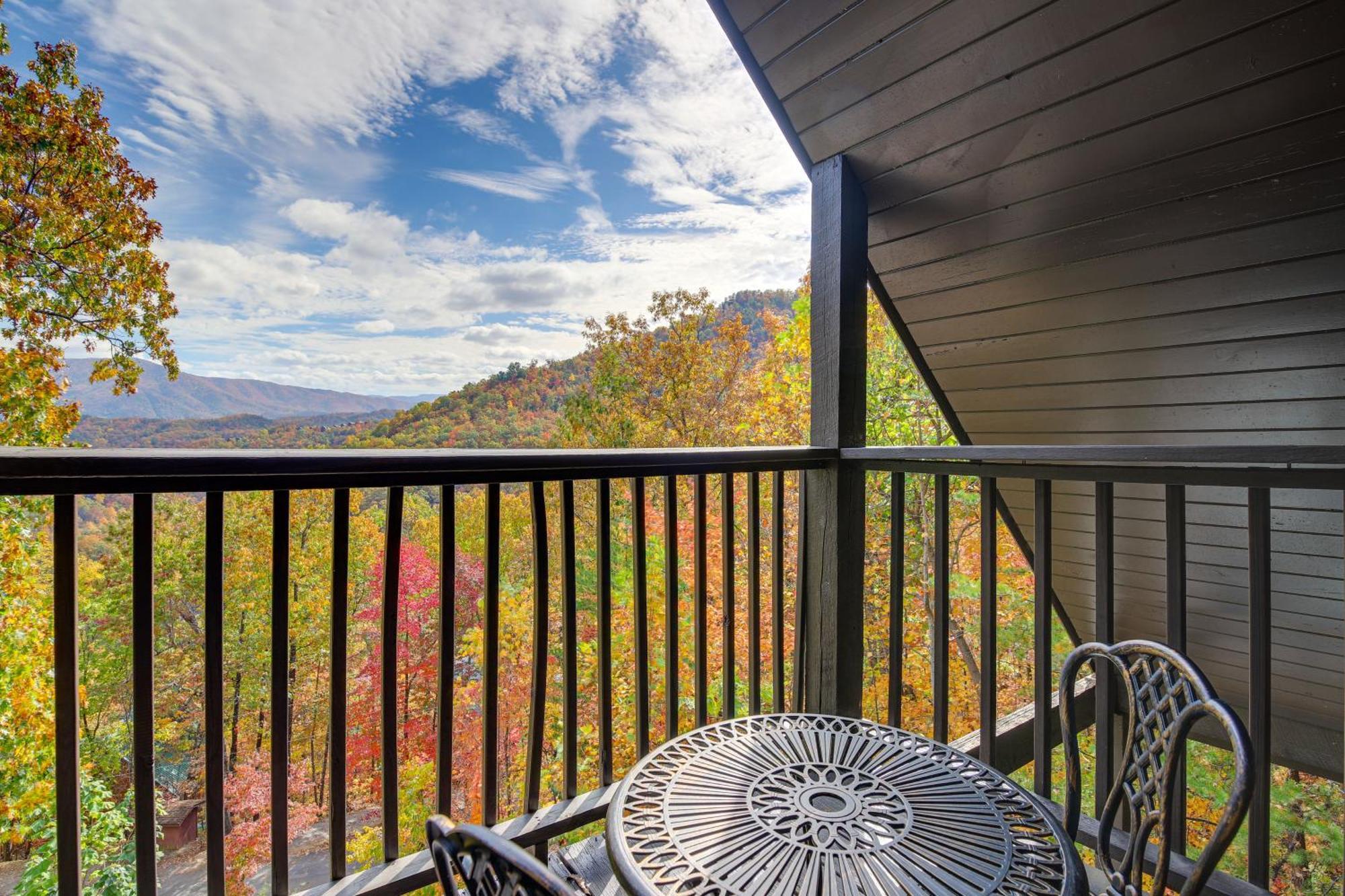Above And Beyond Pigeon Forge Cabin With Prime Views! 외부 사진